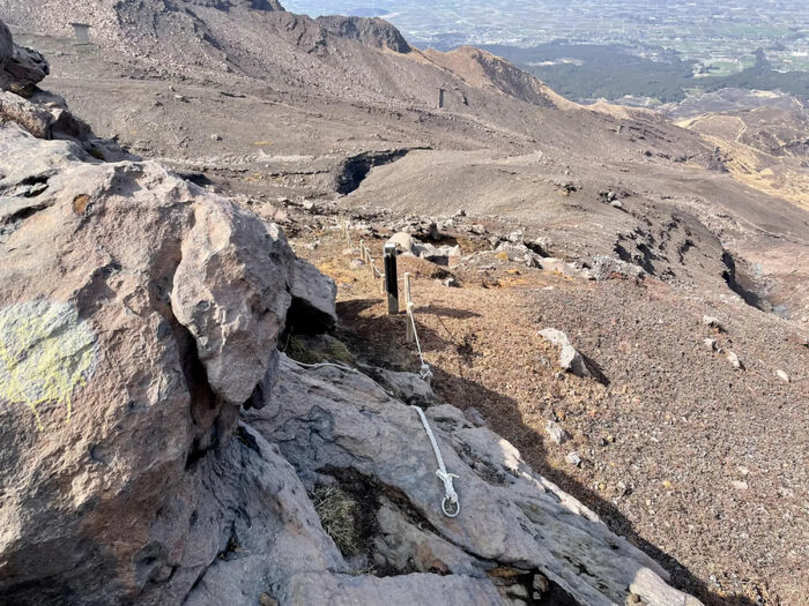 阿蘇山　すずめ岩迂回ルート　ロープ場