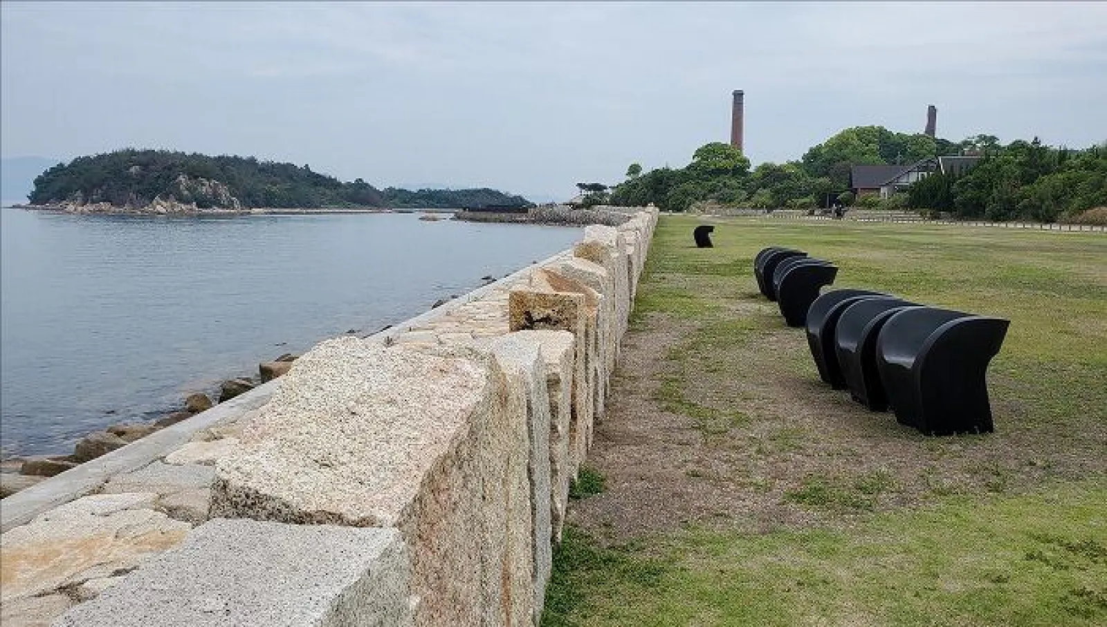 犬島チケットセンター前の広場