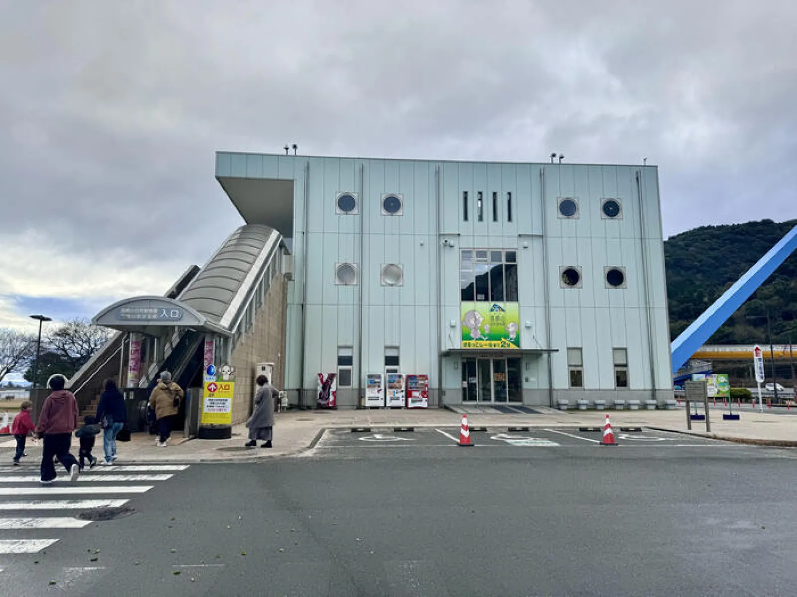 高崎山自然動物園　おさる館
