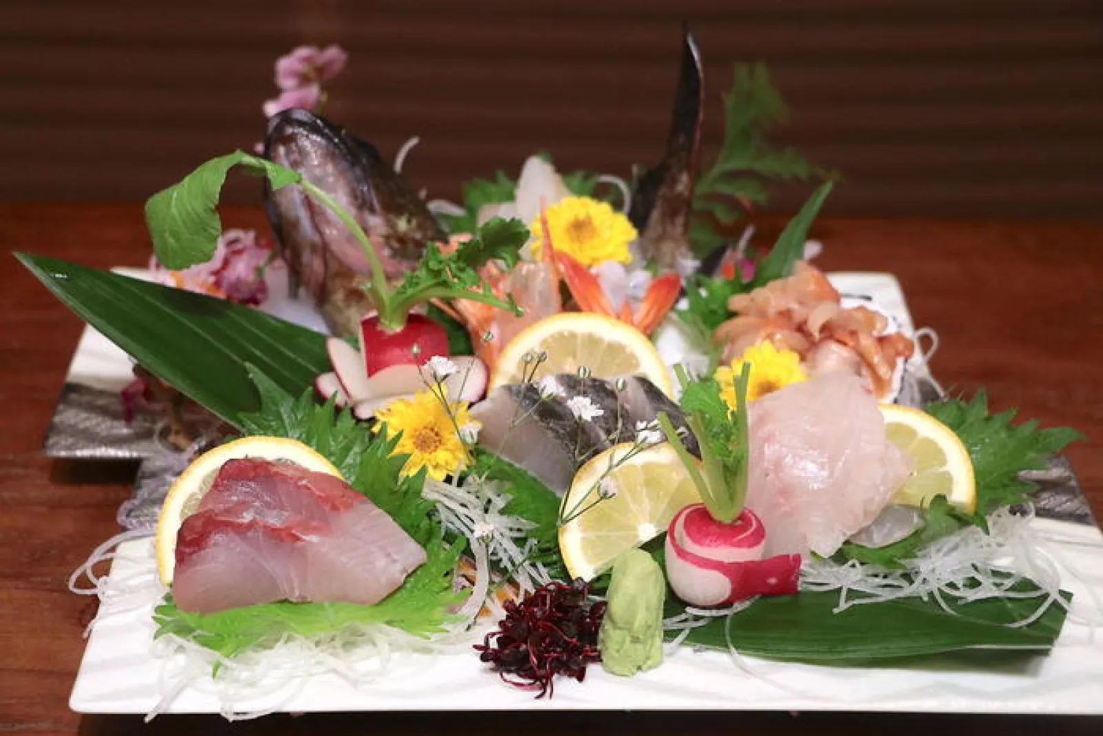 地元の幸が詰まった料理