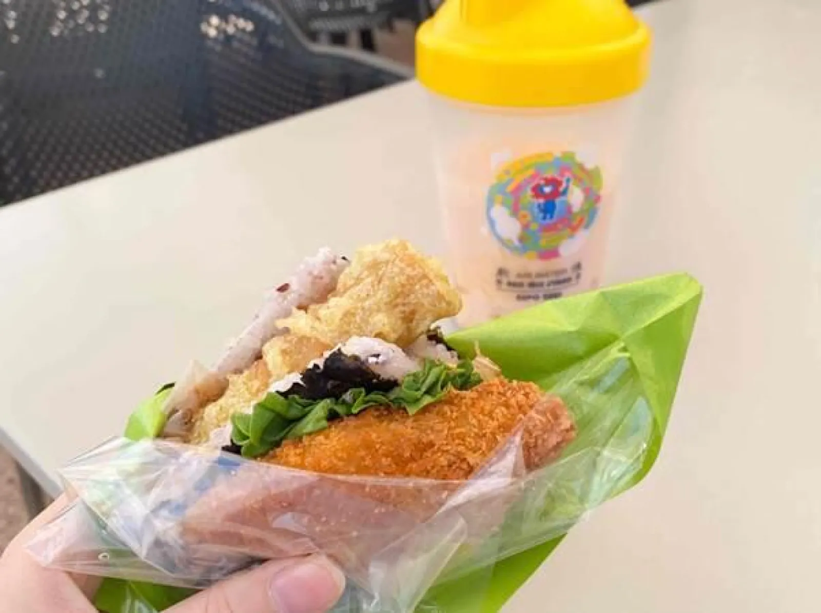 大阪・関西万博　大阪ヘルスケアパビリオン　ほっかほっか亭「ワンハンドBENTO 海苔弁」