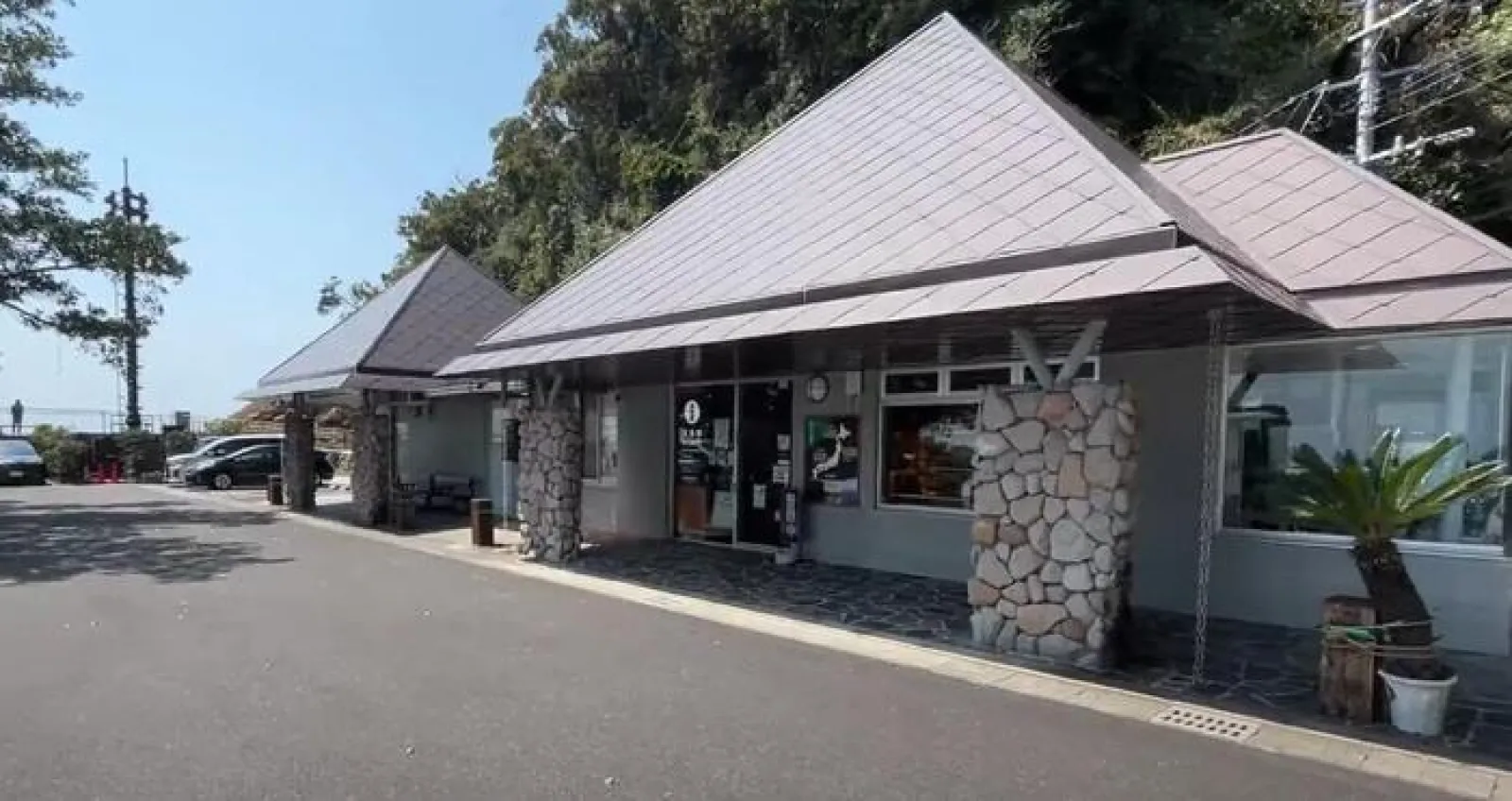 佐多岬への道路の終着点には広々した無料の駐車場