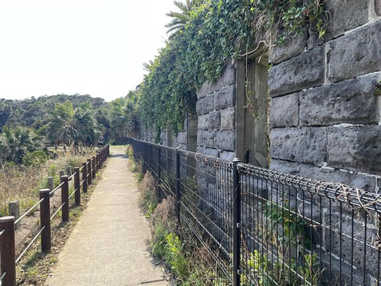 灯台守広場　官舎の遺構