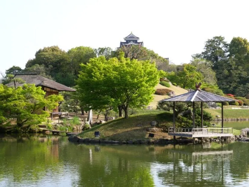 日本三名園のひとつ、岡山後楽園をめぐる！季節の輝きに満ちた江戸時代を代表する大名庭園