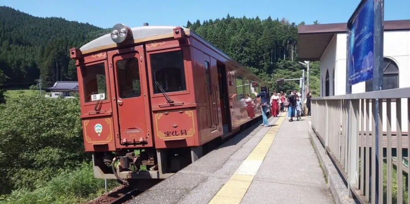 ストーブでスルメを焼く。ワインを味わう。ホタテに願い事を書く。東北ローカル鉄道のお話。