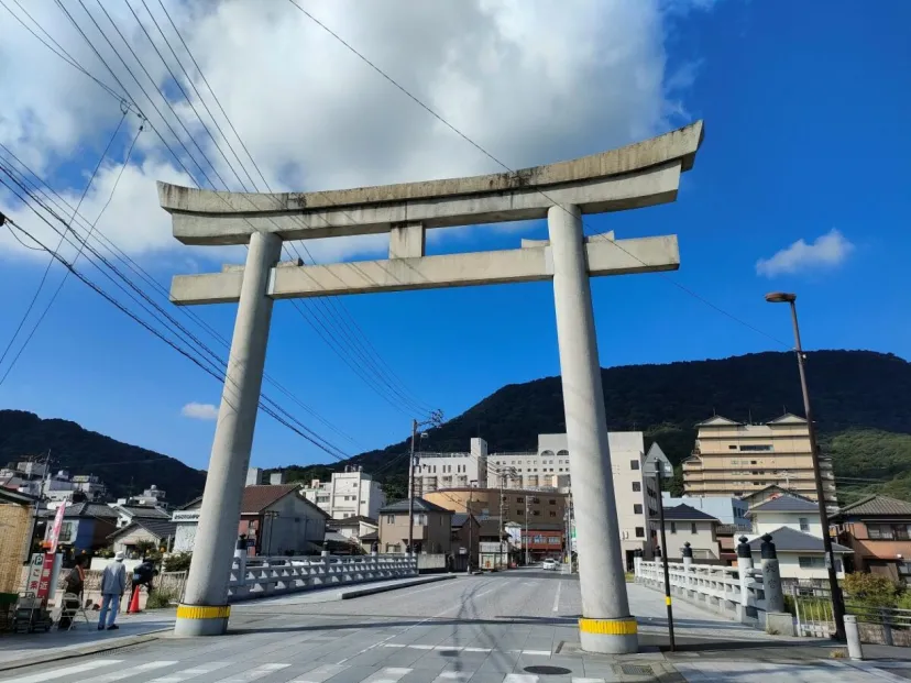 江戸時代から続くこんぴら参り！ローカルグルメに温泉と魅力いっぱいのこんぴらさん1日観光プラン