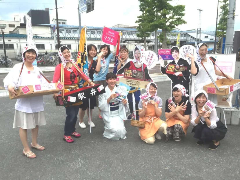 津軽海峡の地域おこし集団「マグ女」とは？観光資源を超える、また会いたくなる女性たち｜青森県