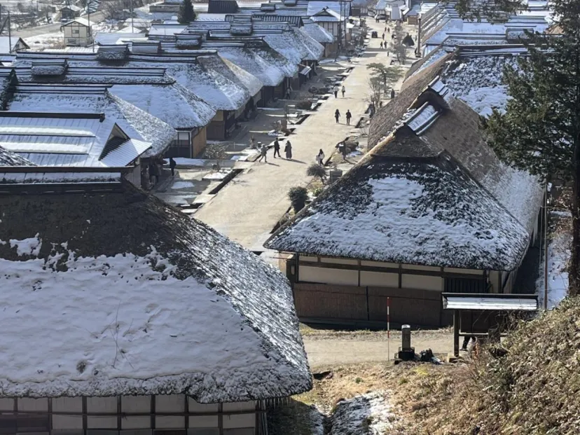 タイムスリップの宿場町 ~福島県|大内宿で味わう江戸の風情と南会津の冬の旅~