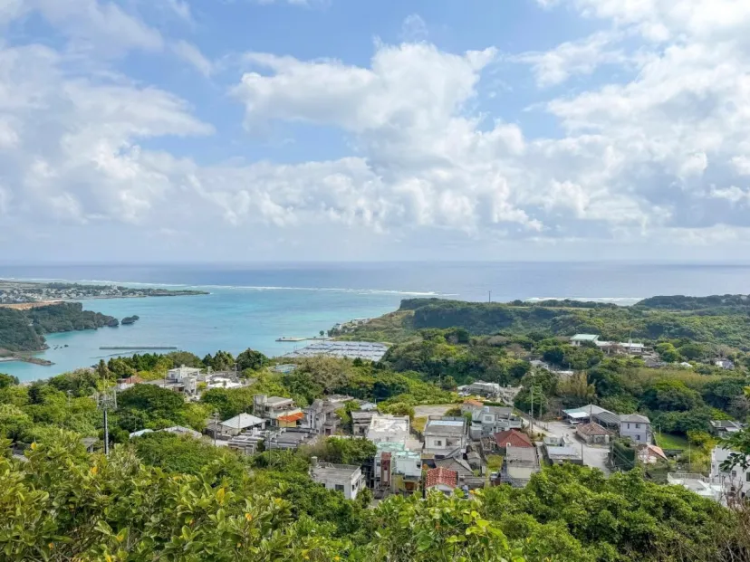 ガイドブックに載らない絶景『シヌグ堂バンタ』｜沖縄県