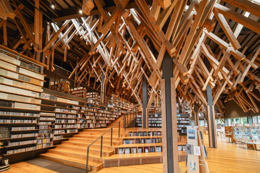 日本のおしゃれな図書館はここにある！ 観光で図書館を楽しもう