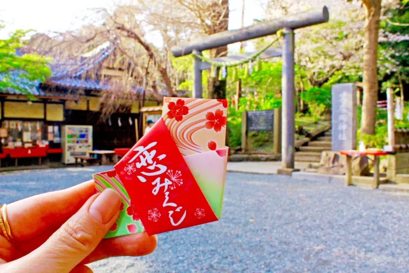 【恋愛成就の最強ご利益】片想いが実ると噂の関東の縁結び神社8選