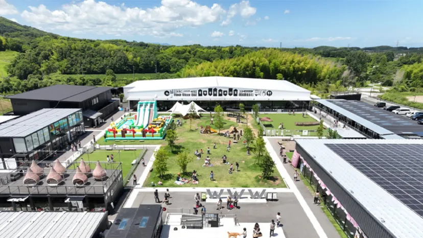 【大阪・岸和田】車中泊スポット誕生!WHATAWONに電源付きRVパークがオープン|温浴施設&カフェ併設で快適ステイ