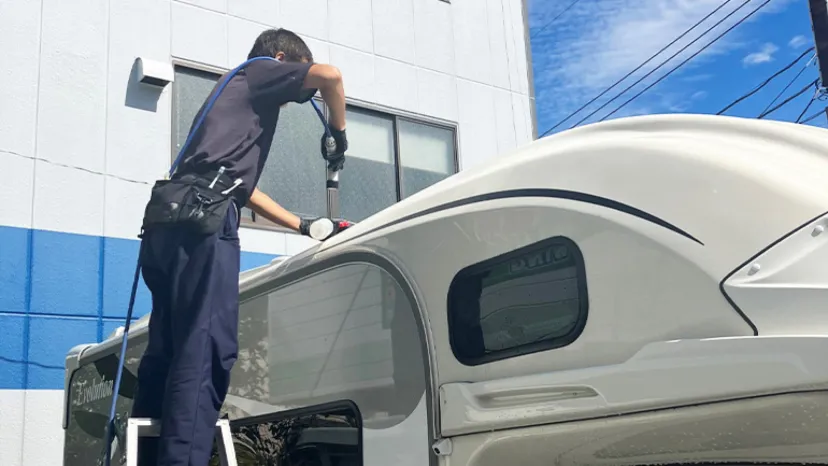 
                    車中泊しながらキャンピングカーの洗車＆コーティング！WING-RV「民パーク ウイングRV」
                