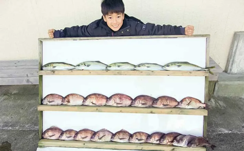九十九里海釣りセンターで子どもたちに笑顔!【千葉】マダイやイナダなどお土産多彩