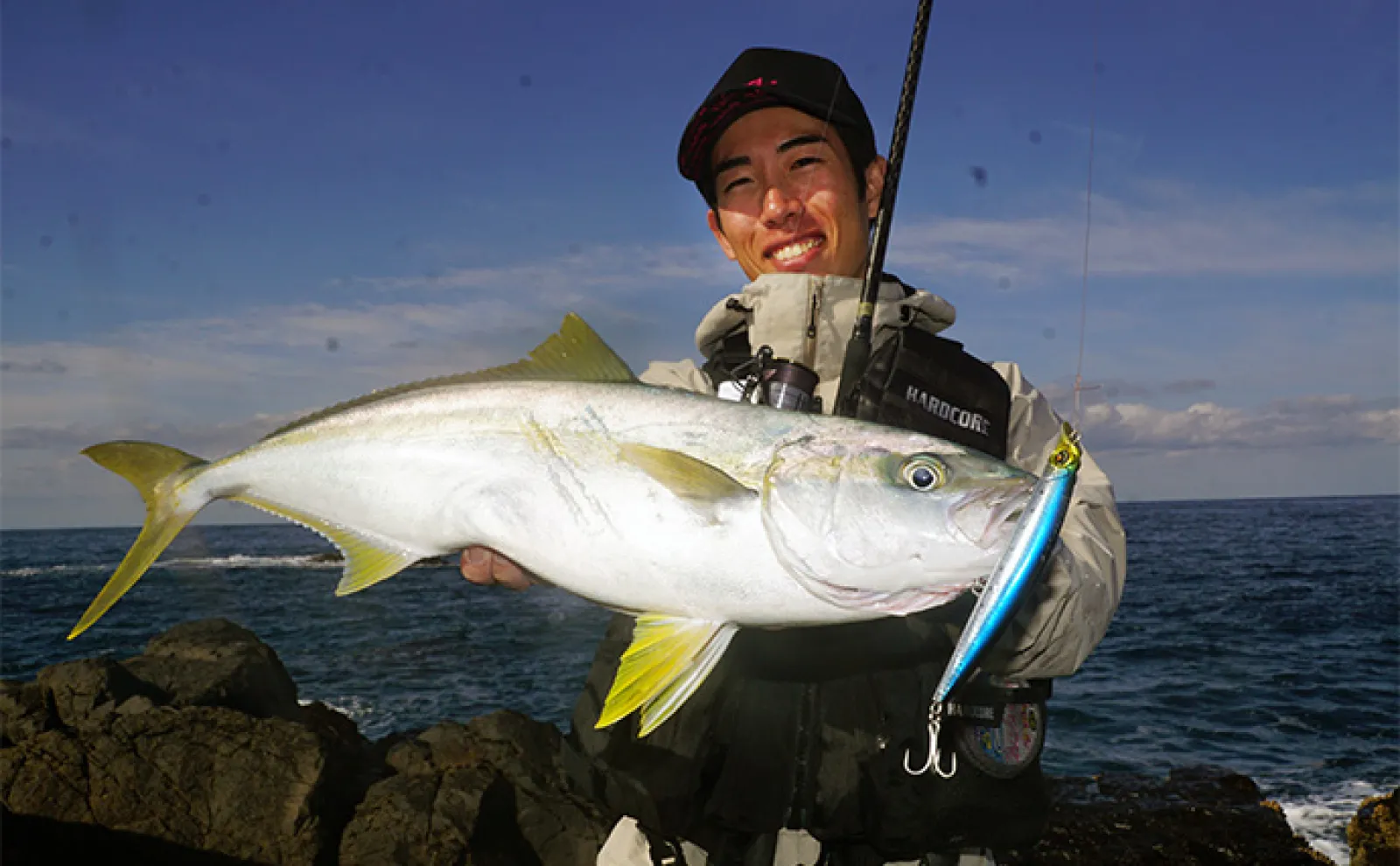 ミノー＆ポッパーで沖磯のヒラスズキと青物を攻略！【長崎・平戸】高い