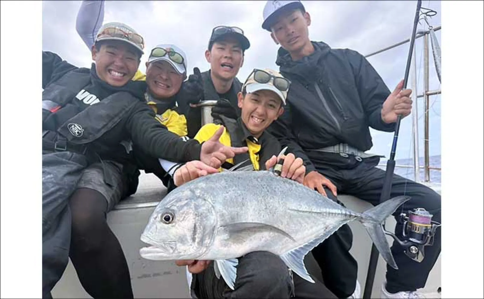 沖縄でのボートGTフィッシングで36kg頭にロウニンアジ船中3尾浮上！【キャプテンズオキナワ】