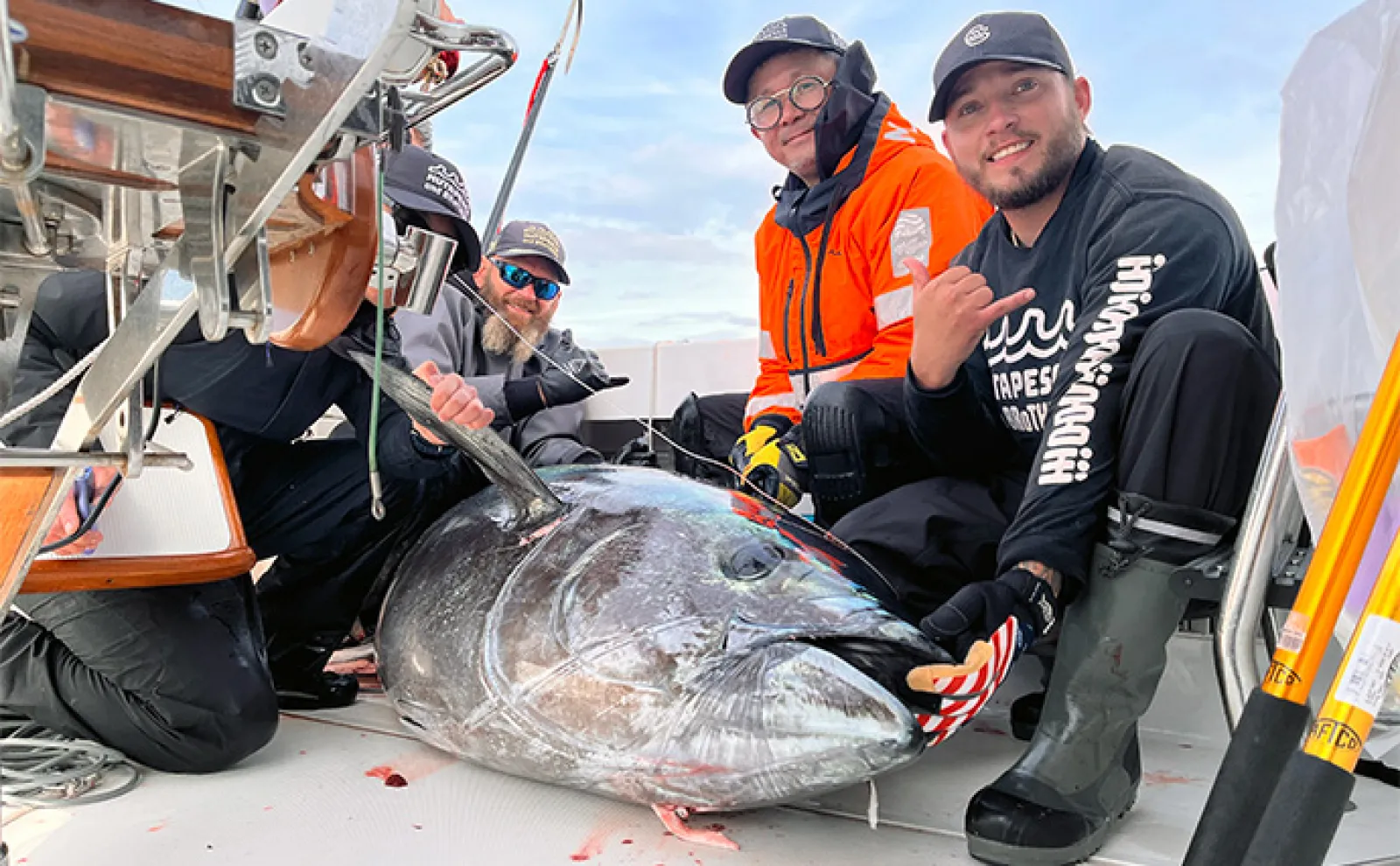 巨大クロマグロを釣った後はどうする？」 海上処理と持ち帰りに必要な