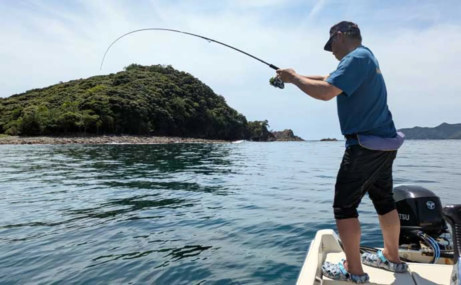 「1kg超え大型アオリイカ連発！」キャスティングエギングでシャロー攻略のコツを実釣解説【三重】