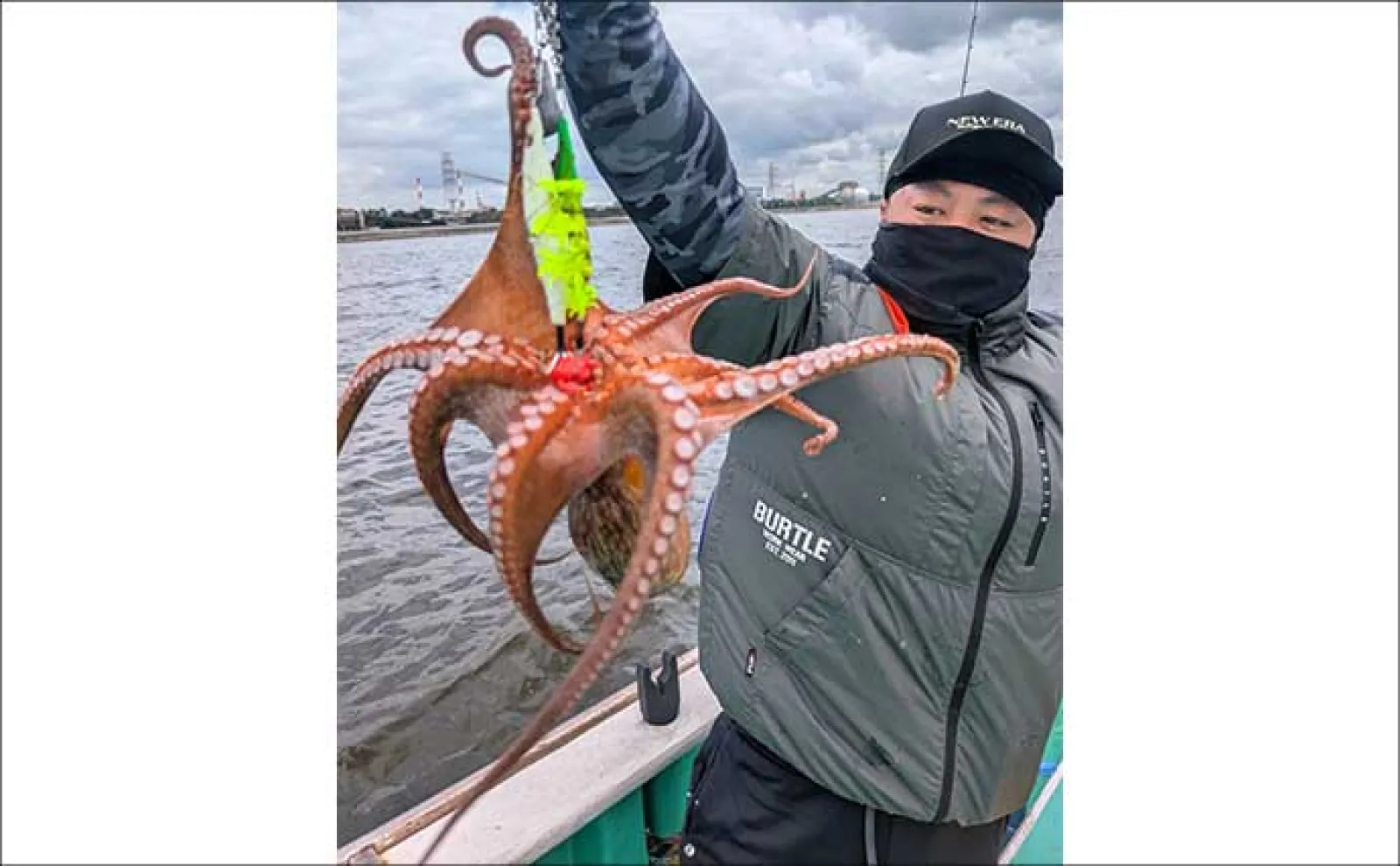 2.3kg級大ダコ浮上！」東京湾のエギタコ釣りで1kg超えを続々キャッチ