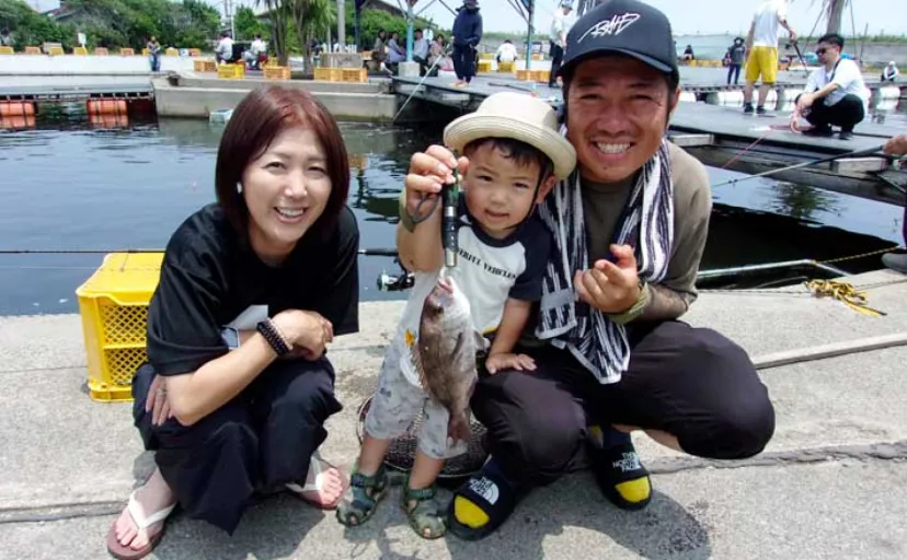九十九里海釣りセンターでマダイ爆釣&ヒラマサヒット【千葉】夏休みは家族釣行で盛況