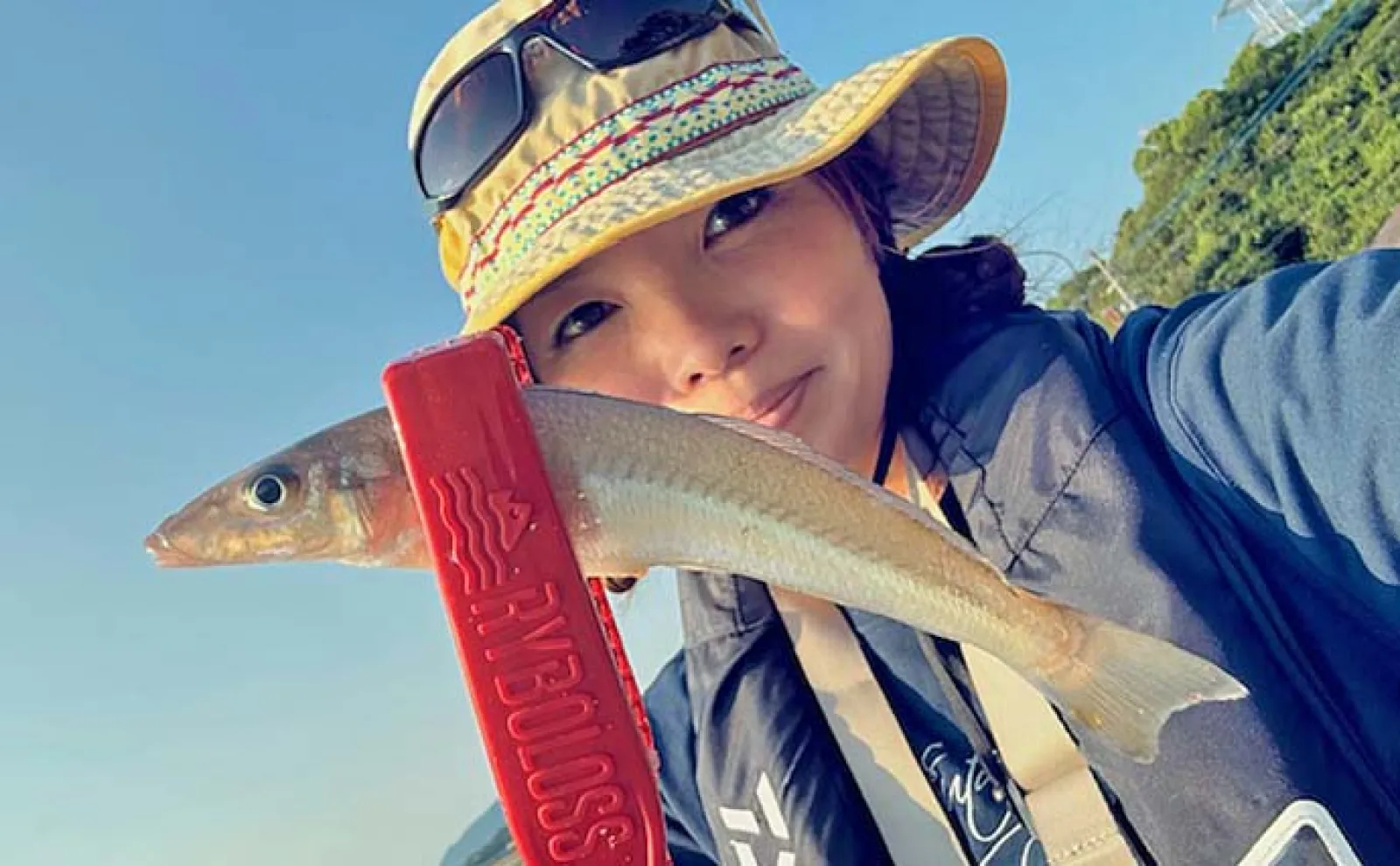 維和島のちょい投げ釣りで20cm級含むキス12尾を手中【熊本】立つ天秤