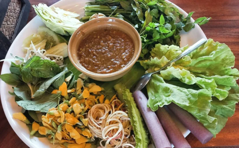 カンボジア料理に欠かせない「魚の塩辛」は匂いが強烈 加熱すると一変する?