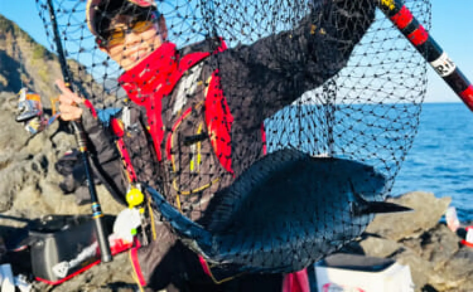 沖磯フカセ釣りで37cmクロを好捕！【大分・大和丸】30cm級クロは入れ