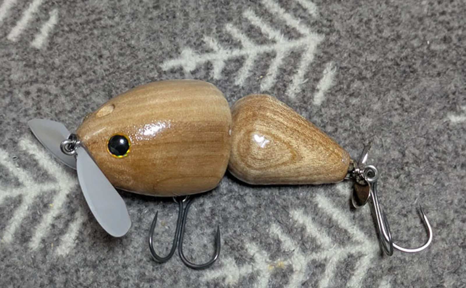 ナマズ釣りシーズンが開幕！」自作ルアーに豪快ヒットで大満足【和歌山