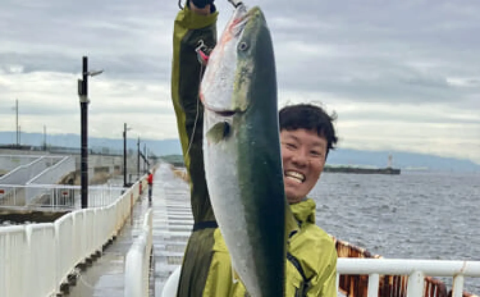 大阪南港魚つり園』釣果レポート 青物は不調もエギタコ釣りで新子タコ