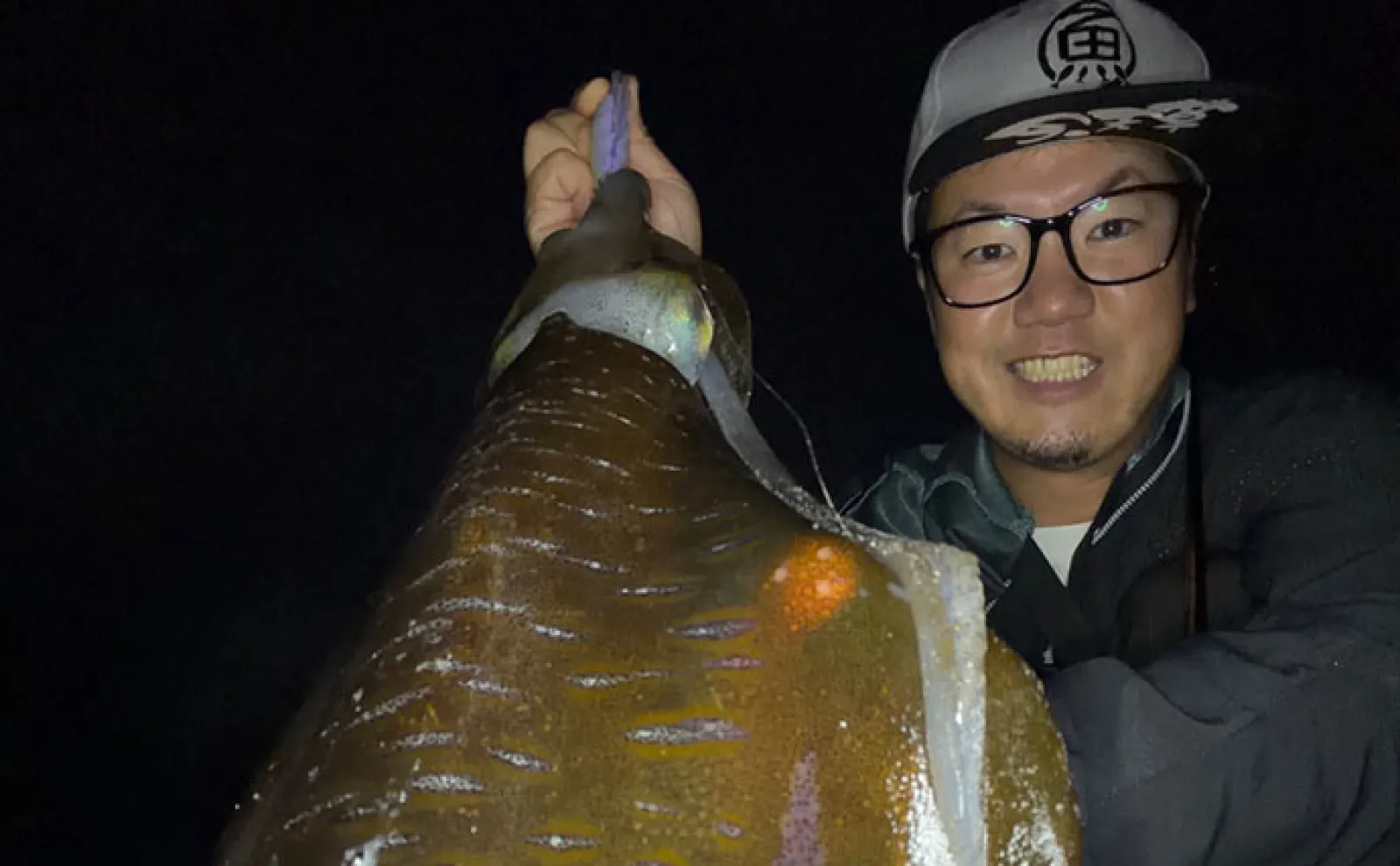 春エギングで1800g級アオリイカをキャッチ！【熊本】エギを抱かせる