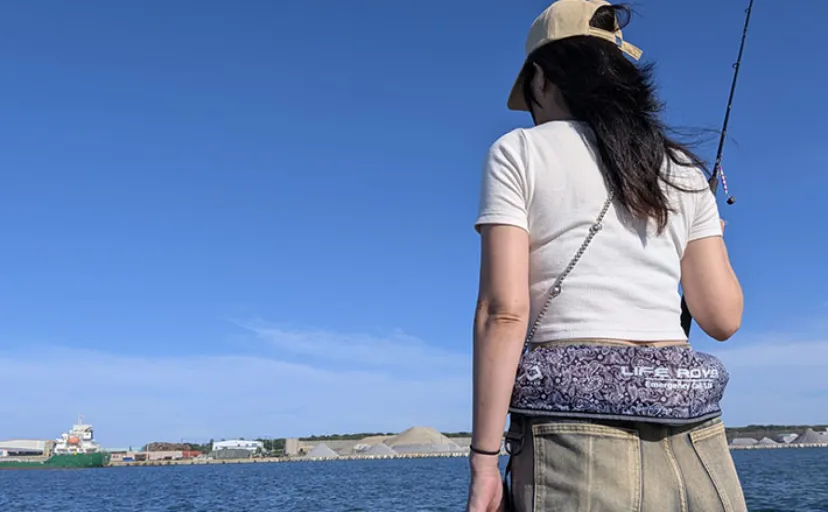 ライフジャケットは「ダサくて邪魔」じゃない! 夫婦アングラーが実践するライジャケ使い分け術