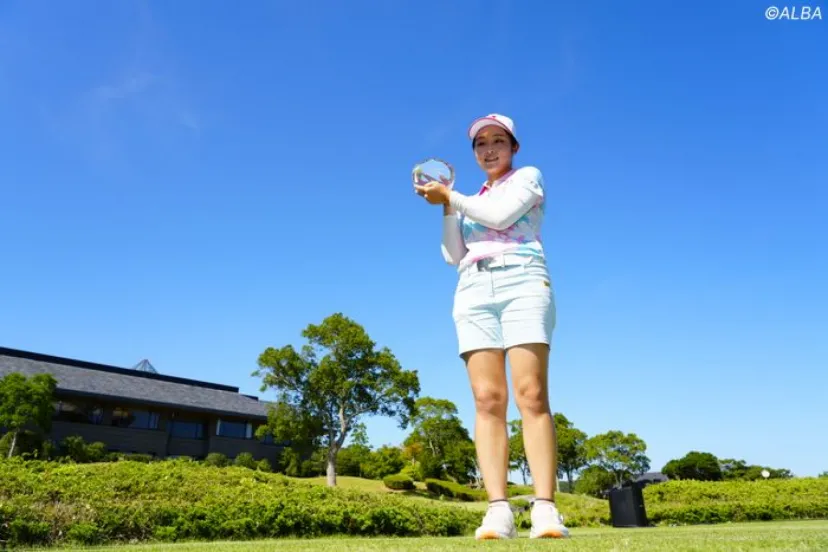 
				台湾から来たルーキーが“同期との絆”も強める今季2勝目　ステップ賞金ランクも独走状態に
			