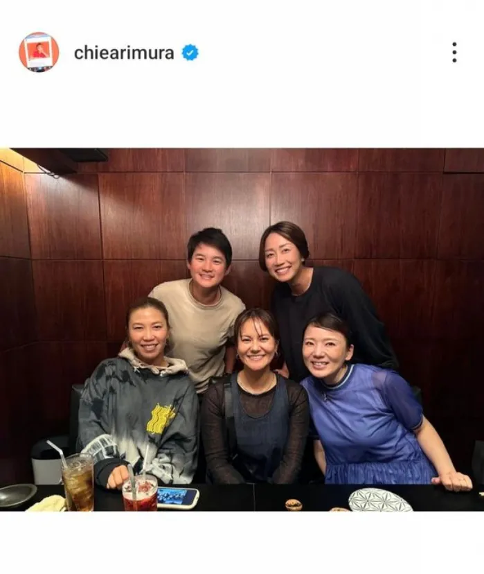 
				歴代の世界女王が2人も!?　 有村智恵が豪華メンバーで14年前の写真を再現
			