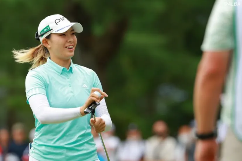 
				＜速報＞渋野日向子が2アンダーの上位でハーフターン　前年覇者・山下美夢有、アマ馬場咲希はイーブンで後半へ
			