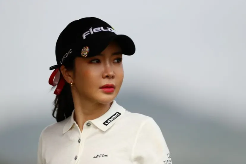 
				アン・シネのトレーニング姿が美しいと話題「魅力的すぎる」「美ボディ」とファンも絶賛
			