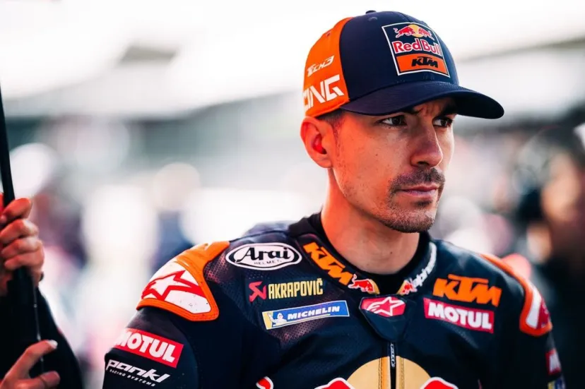 【MotoGP】ビニャーレス、KTM本社訪問し士気高揚に一役買う。不満明らかなアコスタとは対象的に「彼らをサポートすることができて良かった」