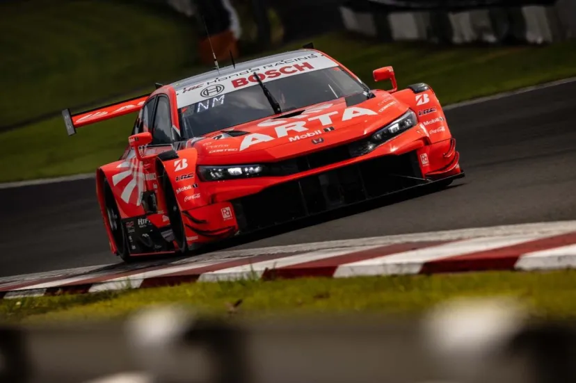 GT500は37号車スープラがポール・トゥ・ウイン！ GT300は