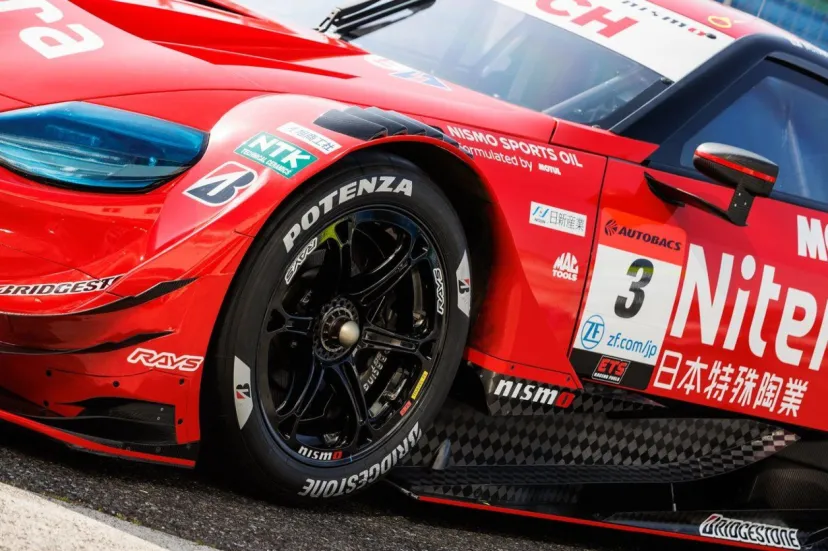 GT500クラスはブリヂストンユーザーが12／15台という超大所帯に。格差拡大が懸念される中、少数派タイヤメーカーへの“救済措置”は現状妥当か？