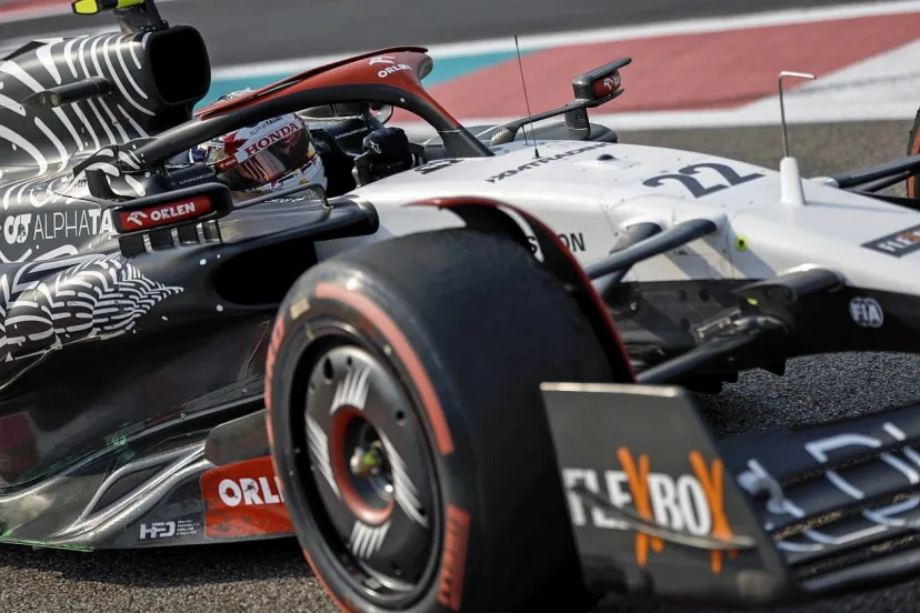 F1の2024年エントリーリストが公開。名称刷新が噂されるアルファタウリは『アルファタウリ RB』と記載。アルファロメオ外れるザウバーは『キック・ザウバー』