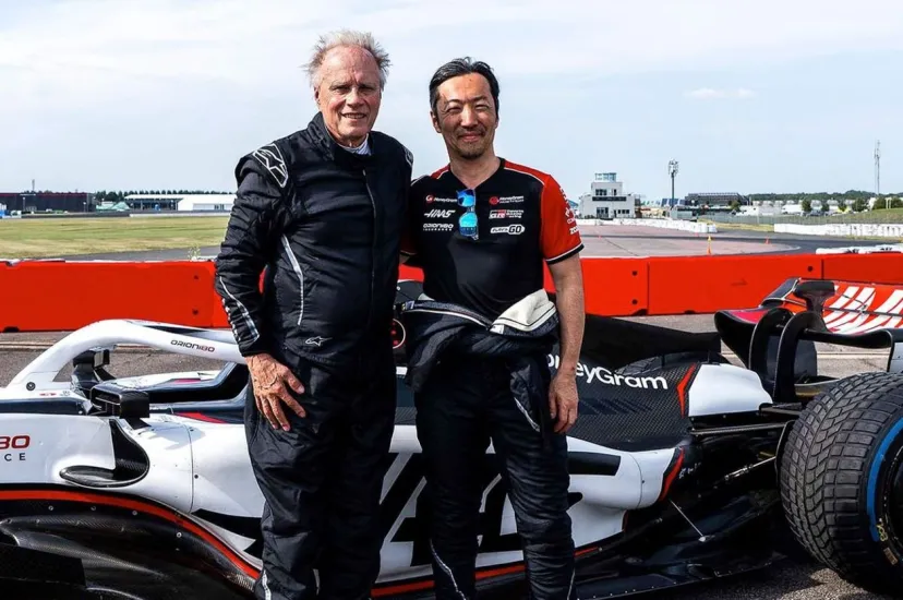 ハースF1小松礼雄代表、2024年マシンでグッドウッドの丘を駆ける。提携先トヨタから中嶋一貴がVF-23を走らせる