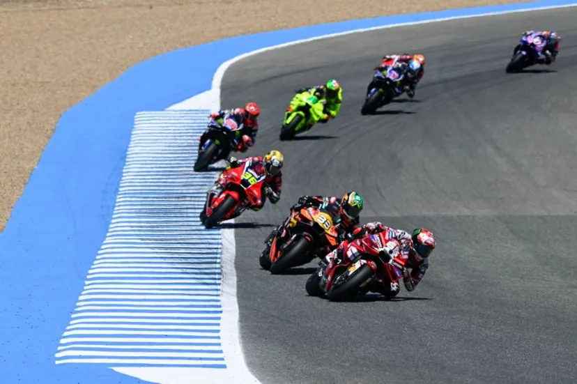 次期MotoGP契約の交渉が緊迫。メーカー側がディナーを予告無しの欠席……戦略変更迫られる