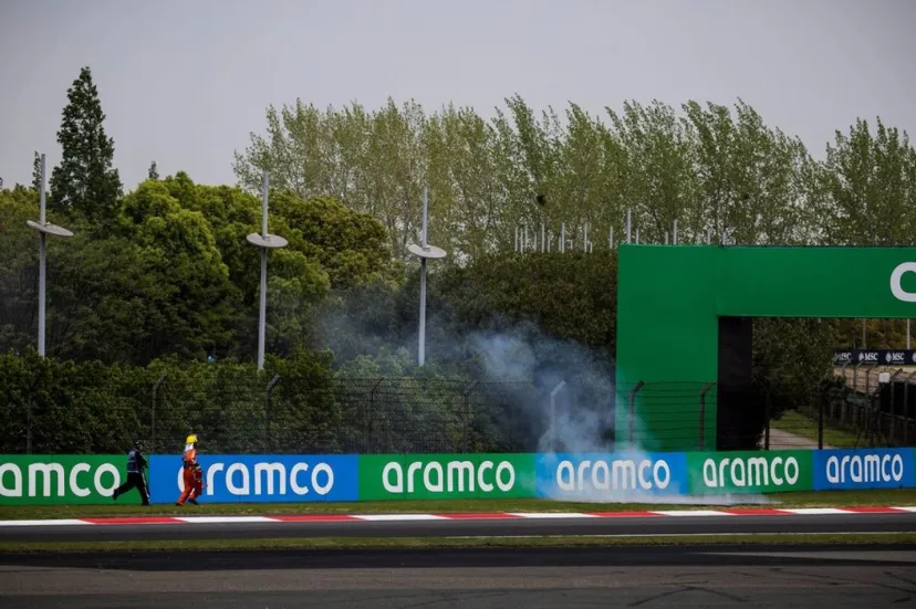 なんで芝生が燃え広がったんだ？？　FIA、F1中国GPの火災再発防止のため詳細な調査を実施へ