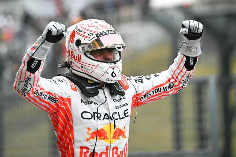 角田裕毅、レッドブルでの記念すべき初陣は12位。フェルスタッペンがマクラーレン抑える王者の走りで優勝|F1日本GP決勝レポート