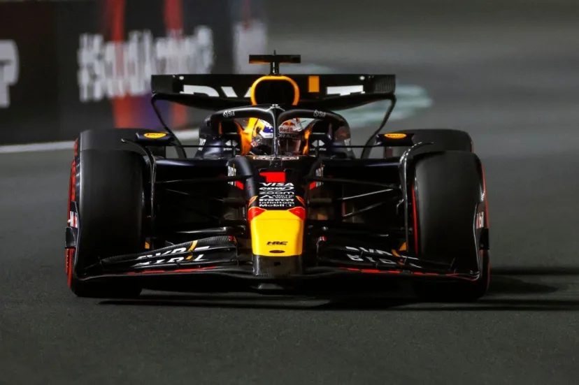 フェルスタッペンが完全制圧。Q1〜Q3全てトップタイム。角田裕毅、奮闘の9番手｜F1サウジアラビアGP予選速報