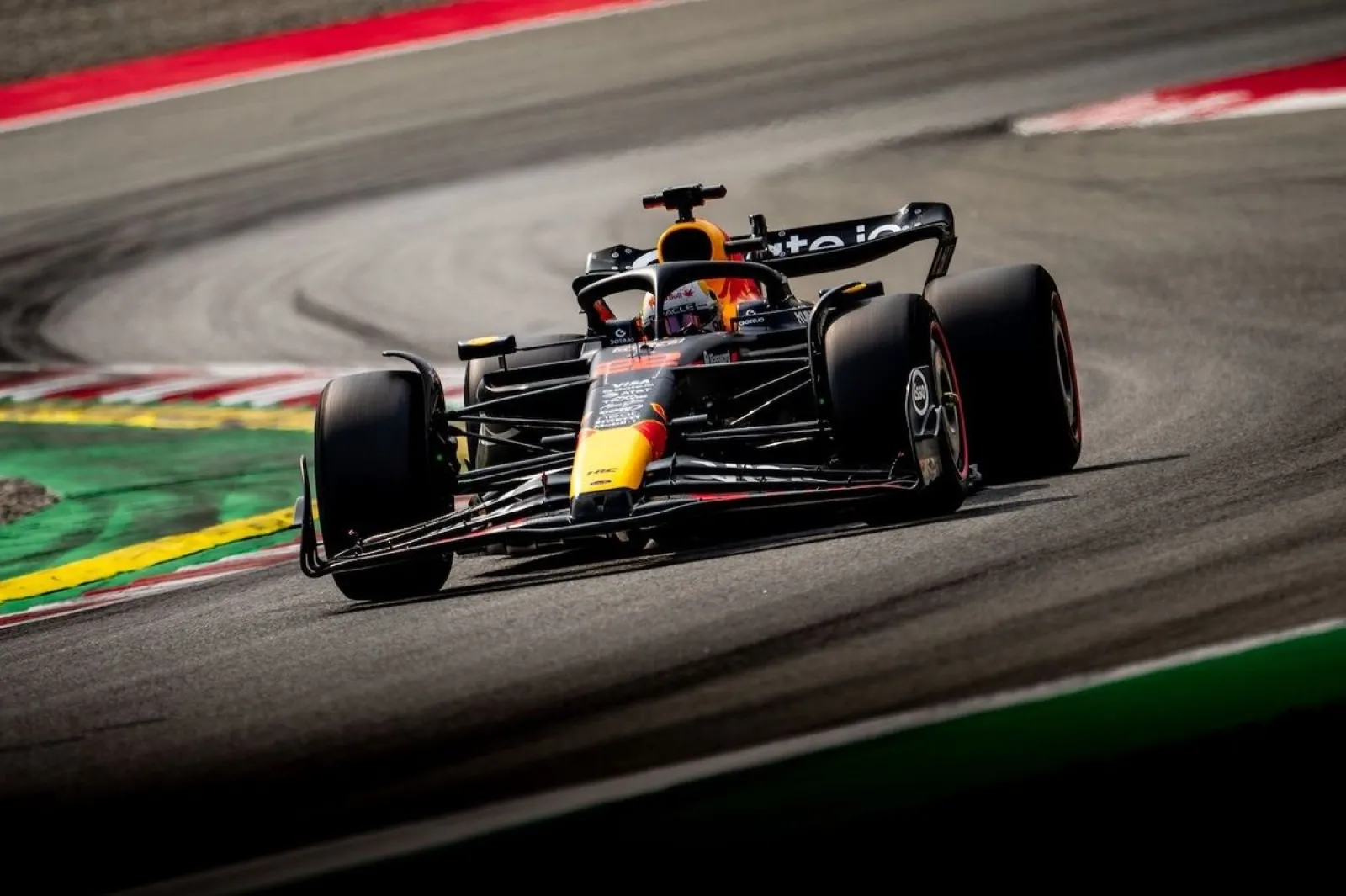 2026年用F1タイヤ開発を進めるピレリ。その複雑すぎる条件「ミュールカーを全面的に信頼するわけにはいかない」 | モータースポーツ | カー ...