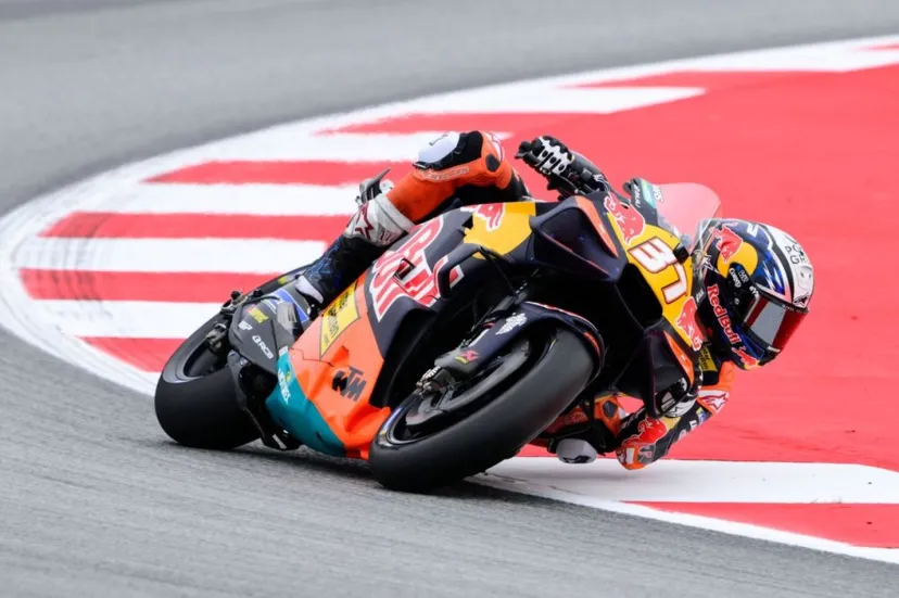 KTMアコスタが最速！　小椋藍、トップ10逃し今季初Q1行き｜MotoGPカタルニア プラクティス