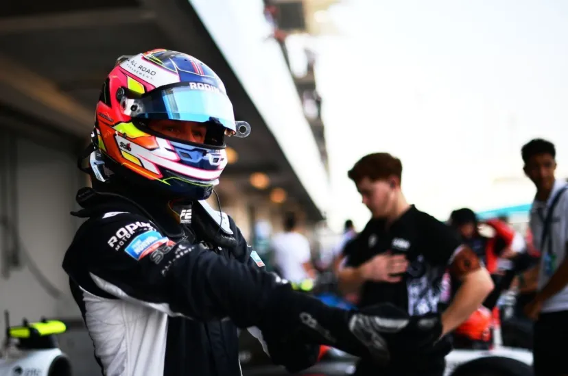 セーフティカー合計4回の荒れたレース。ステンショーンが初優勝、宮田莉朋はリタイア|FIA F2モントリオール フィーチャーレース