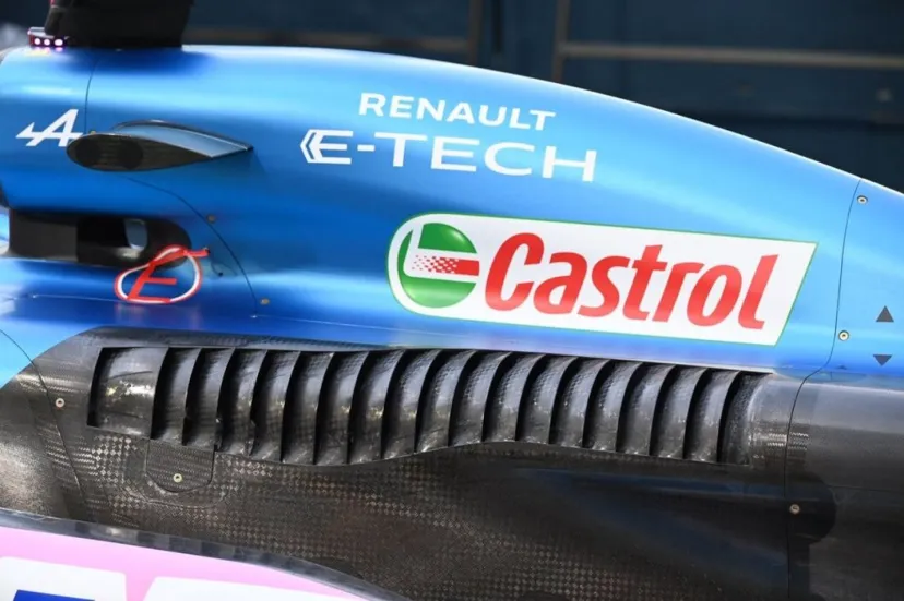 ルノー、F1プロジェクト見直し最初の一歩？　PU開発拠点の”今後”を検討開始か