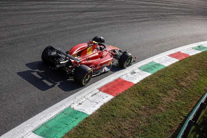 母国戦で跳ね馬が躍動！　フェラーリのサインツJr.がフェルスタッペン打ち破りポール獲得。角田裕毅11番手｜F1イタリアGP予選