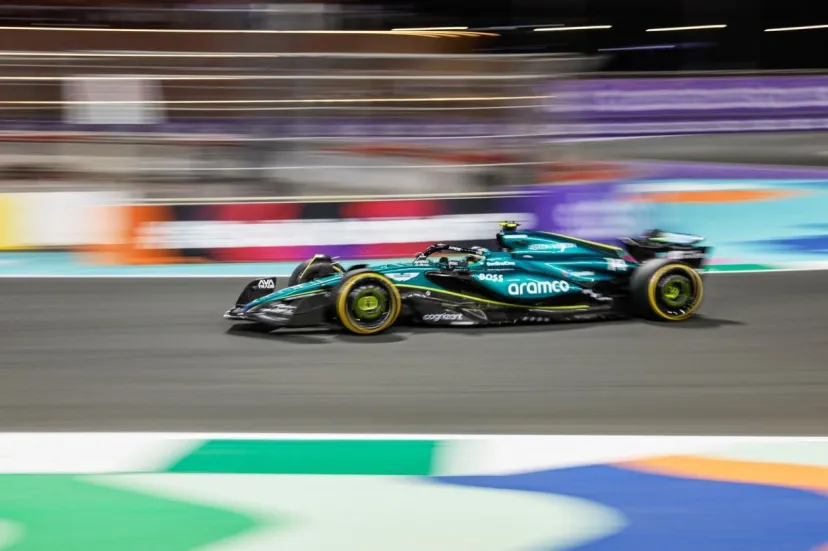予選は接戦必至？　アロンソFP2最速も14番手までが1秒以内。ロングランではフェルスタッペンが速さ見せる｜F1サウジアラビアGP